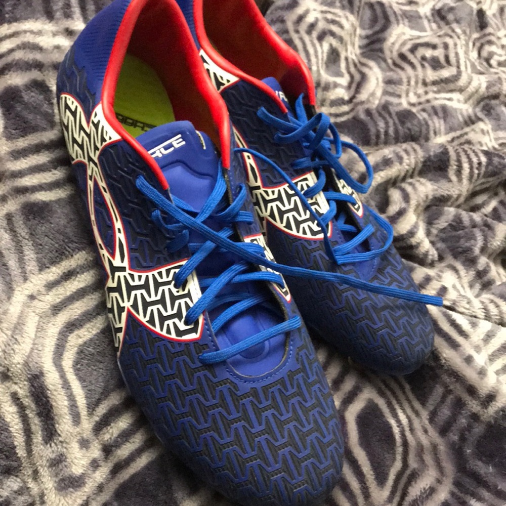 Soccer cleats